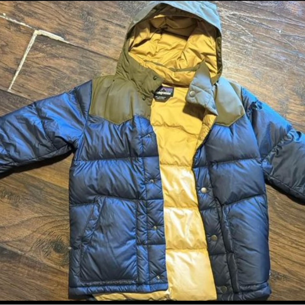Patagonia youth medium winter jacket w/ hood